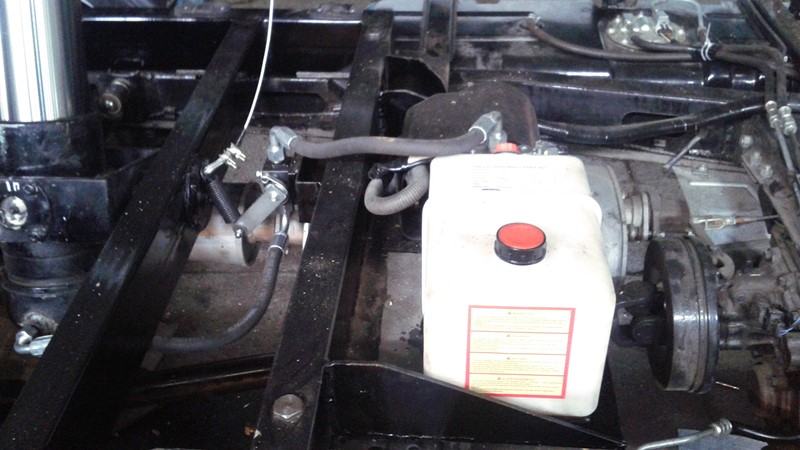 УАЗ-330365 Самосвальный кузов - бак для гидравлической жидкости