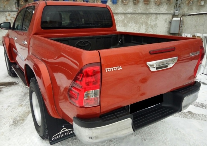 Toyota Hilux - Вид сзади